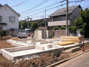 基礎立上り完成