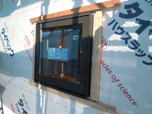 サッシ取付状況