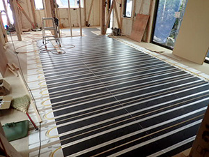 床暖パネル敷き込み(1F)