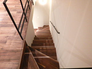 木製階段施工状況