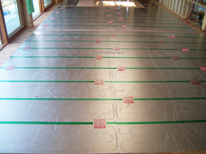 床暖房パネル敷込み