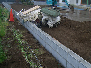 隣地境界部コンクリートブロック組積